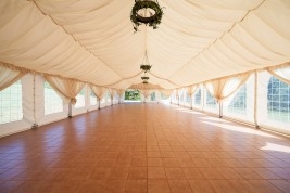 Interior de la carpa buida Interior de la carpa buida