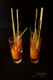 Brocheta de langostino con salsa romesco