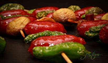 Brocheta de chistorra y pimiento del Padrón